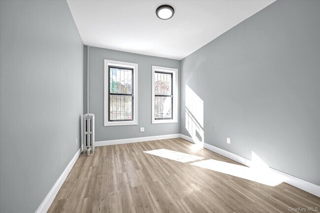 Building Photo - 438 E 98th St