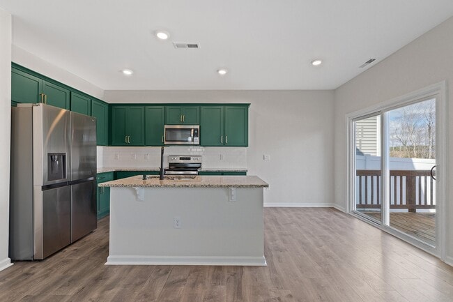 Building Photo - 49 River Bank Rd