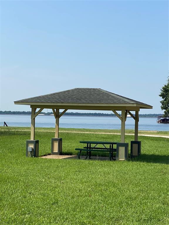 Building Photo - 9820 W Shore Dr