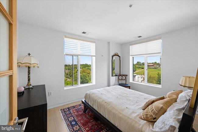 Building Photo - 4750 41st St NW