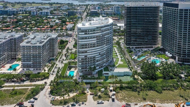 Building Photo - 9601 Collins Ave