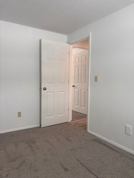 2nd bdr - W557 Mary Ln