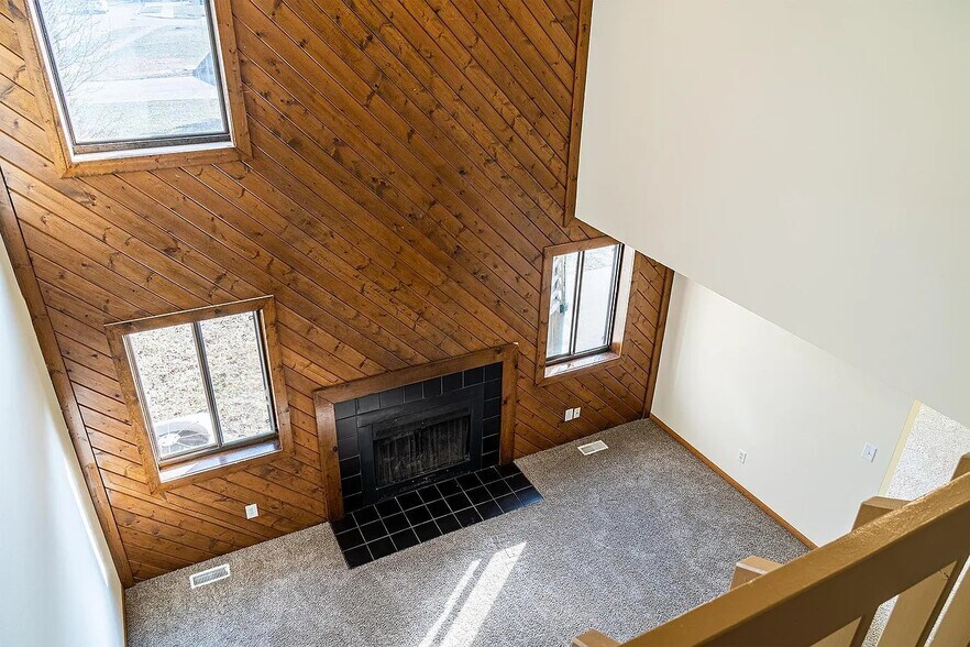 Building Photo - 6388 Dummerston Ct