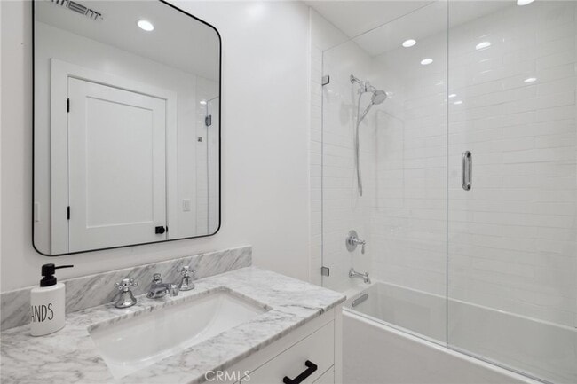 Building Photo - 300 Coral Ave