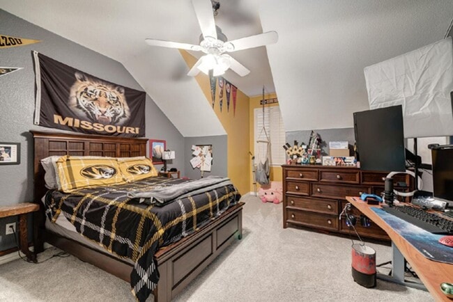 Building Photo - Prestigious 4-3.5-2 w POOL in Grapevine, Carroll ISD!