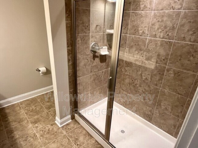 Building Photo - 525 Portstewart Dr