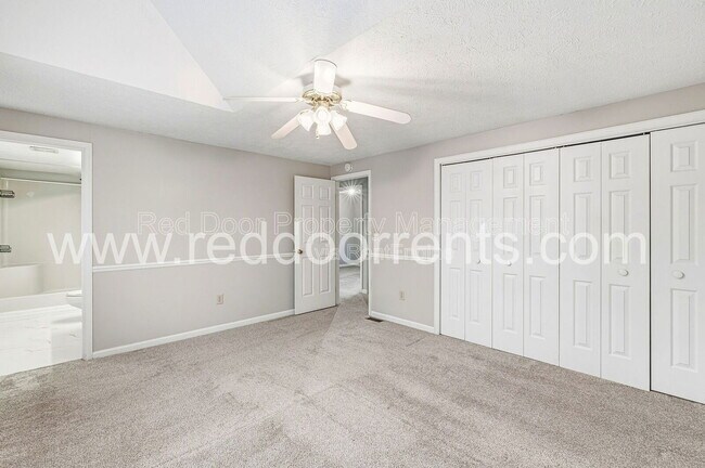 Building Photo - 8029 Cardinal Cove W