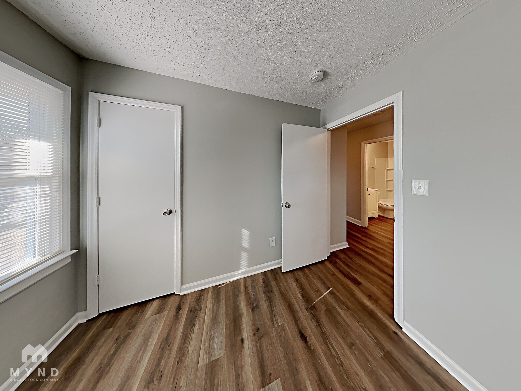Building Photo - 5424 2 Moons Dr