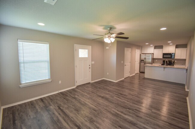Building Photo - 820 Hindman Dr