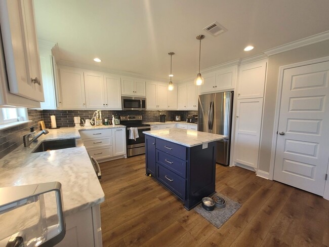 Building Photo - Stunning 4-Bedroom Home in Knights Landing...