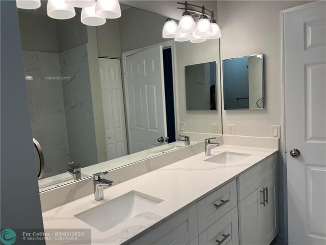 Building Photo - 4602 SW 160th Ave