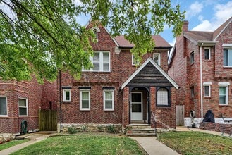 Building Photo - The Big Ol-eetha