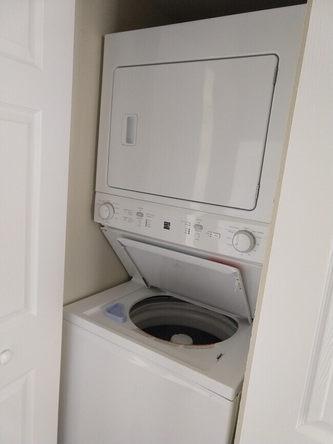 In unit washer and dryer - 4887 Via Palm Lks