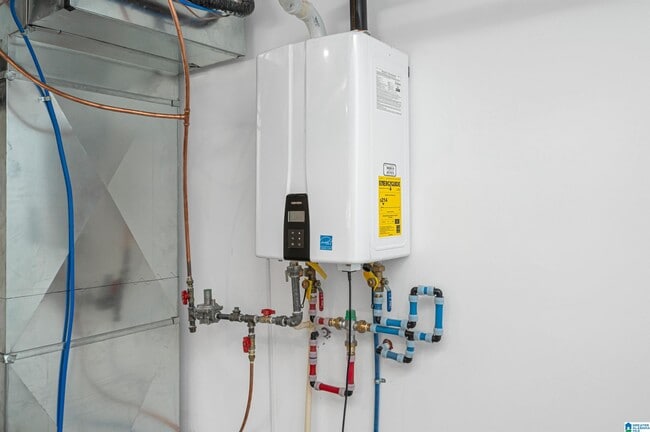 Building Photo - 2440 18th St S