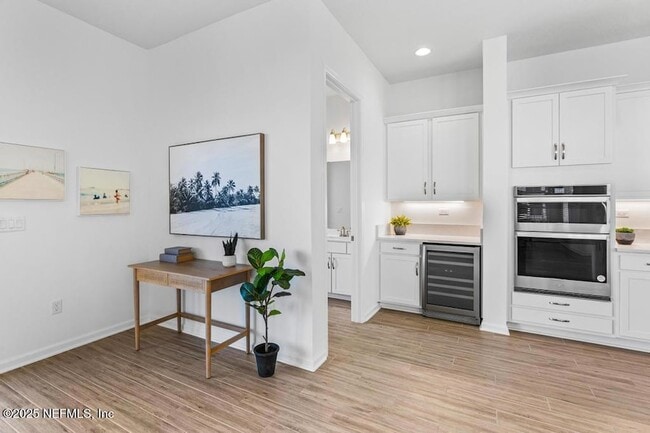 Building Photo - 469 Marquesa Cir