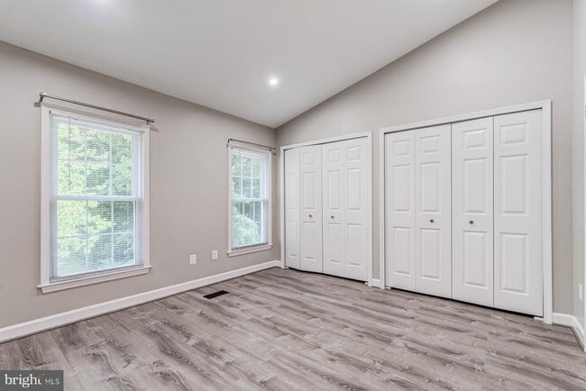 Building Photo - 7490 Laurel Oak Ct
