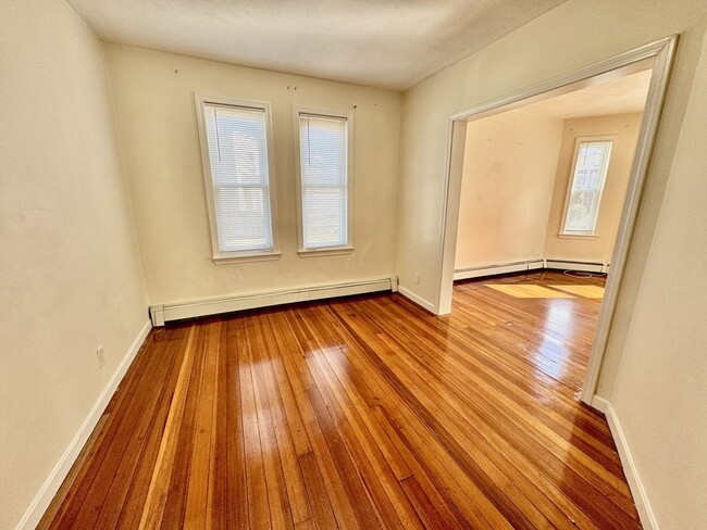 Building Photo - 21 Warren St