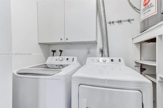 Building Photo - 812 SW 13th St