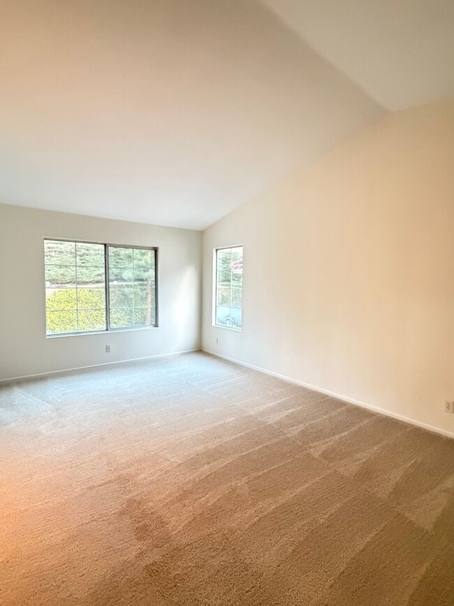 Building Photo - 27 Surfbird Ln