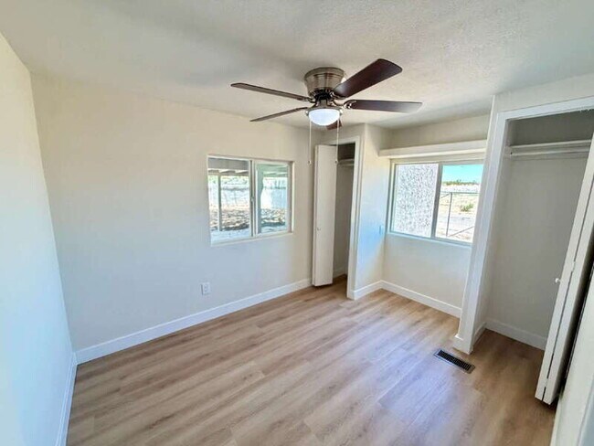Building Photo - 11016 N Grand Canyon Blvd