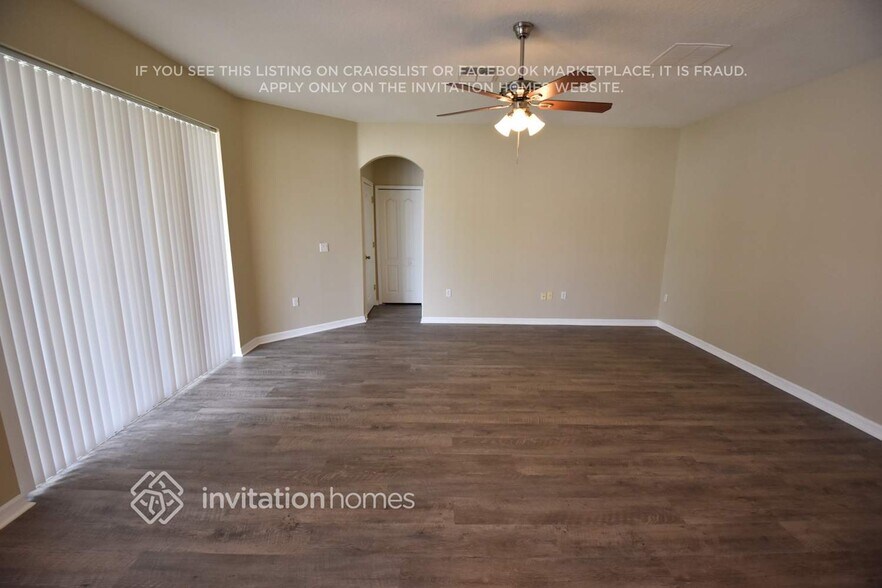 Building Photo - 12905 Grovehurst Ave