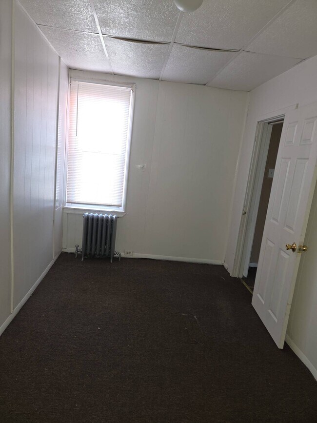 Building Photo - 1816 S Chadwick St