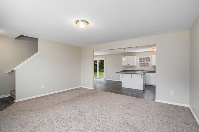 Building Photo - Newer 4 Bedroom for Lease