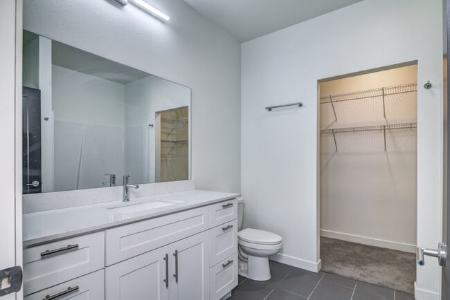 Building Photo - 3265 Fairfax St