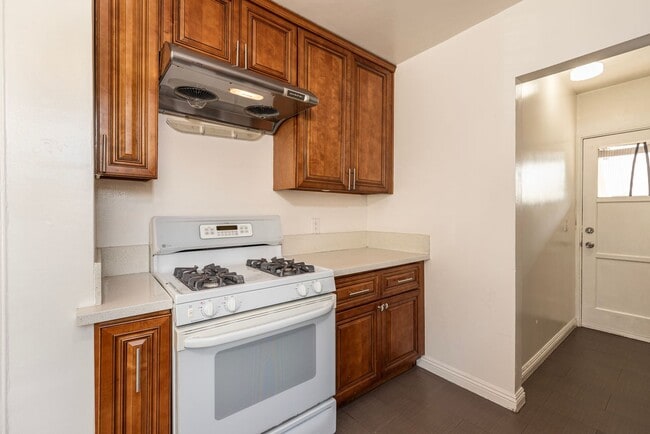Building Photo - 3 bedroom/2bathroom front house in N. Alha...