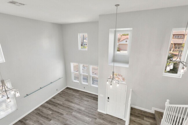 Building Photo - West Vegas Pool Home With First Floor Bed ...