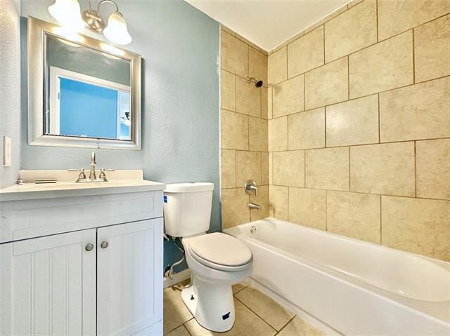 Building Photo - 4614 Tealwood Cir