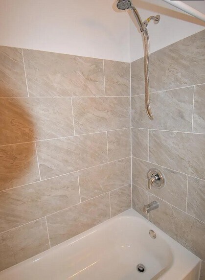 Building Photo - 2013 Bayhead Dr