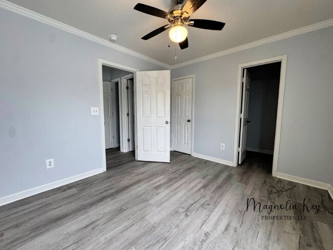 Building Photo - 4850 Southgate Pkwy