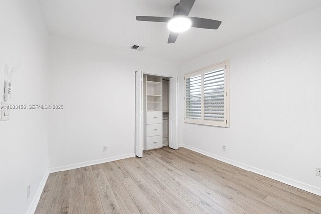 Building Photo - 4978 SW 35th Terrace