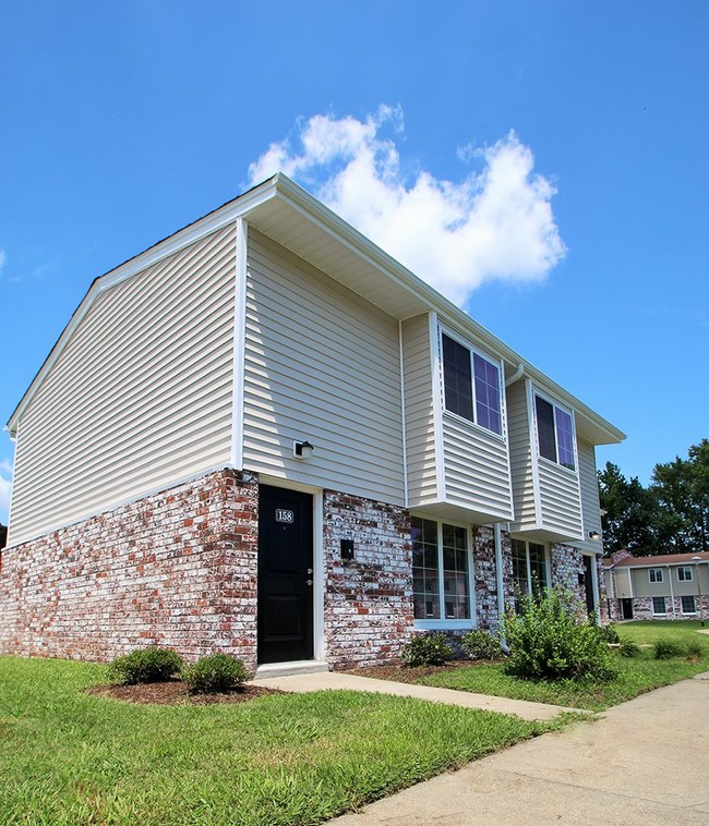 Building Photo - Buckroe Pointe Apartment Townhomes