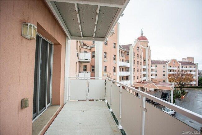 Building Photo - 2 Richmond Rd