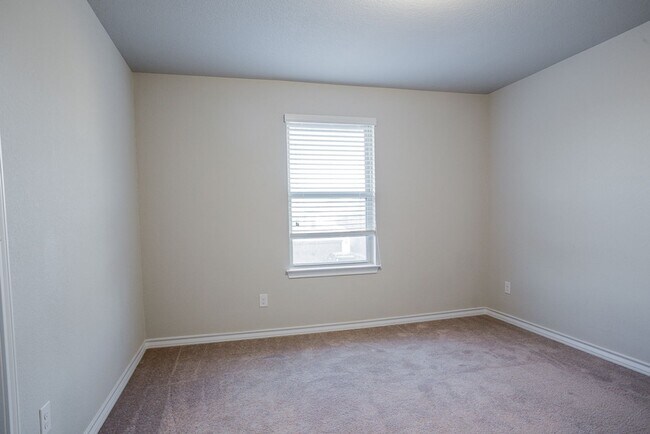 Building Photo - 1348 Eagle Ray St