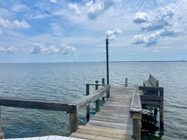 Building Photo - 6850 US-1