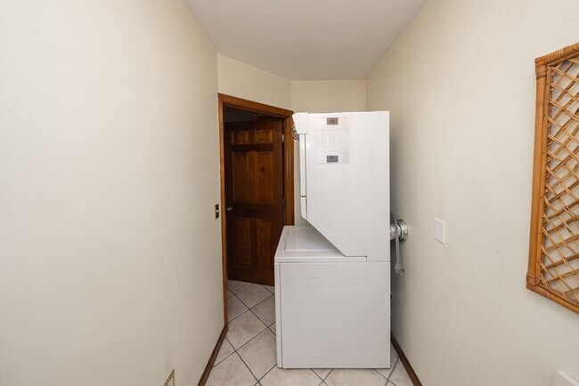 Building Photo - 423 Goldthwaite Rd