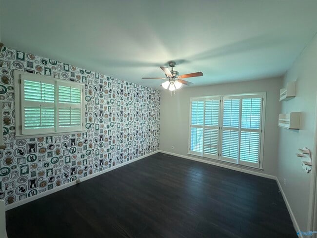 Building Photo - 8711 Edgehill Dr SE