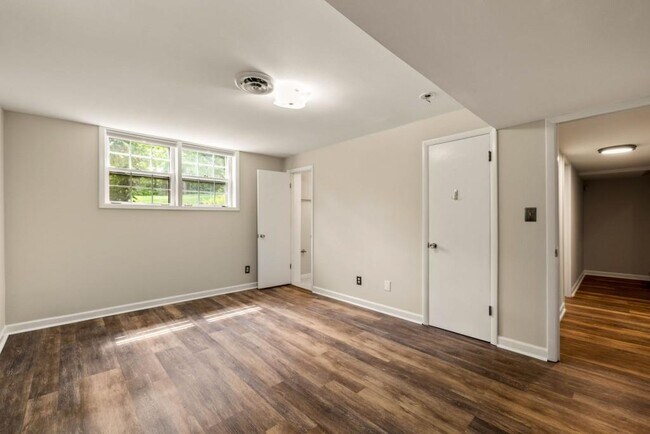 Building Photo - 2646 Caladium Dr NE
