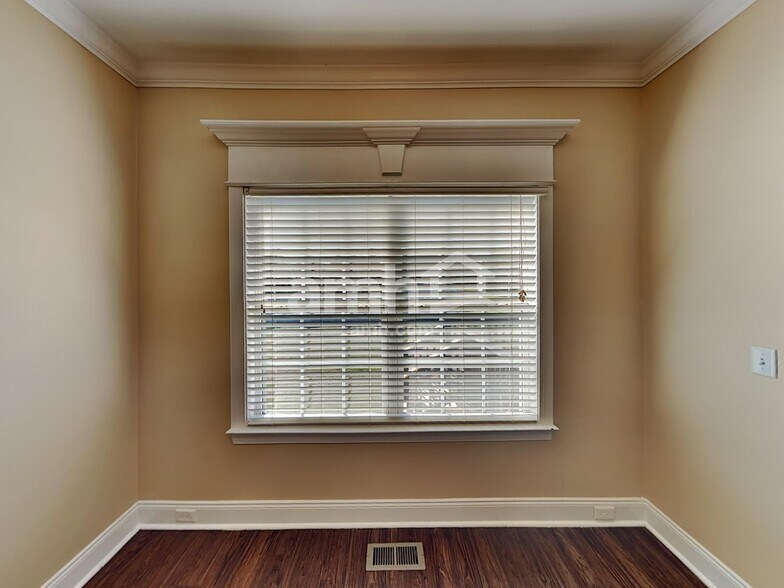 Building Photo - 636 Osborne Ln