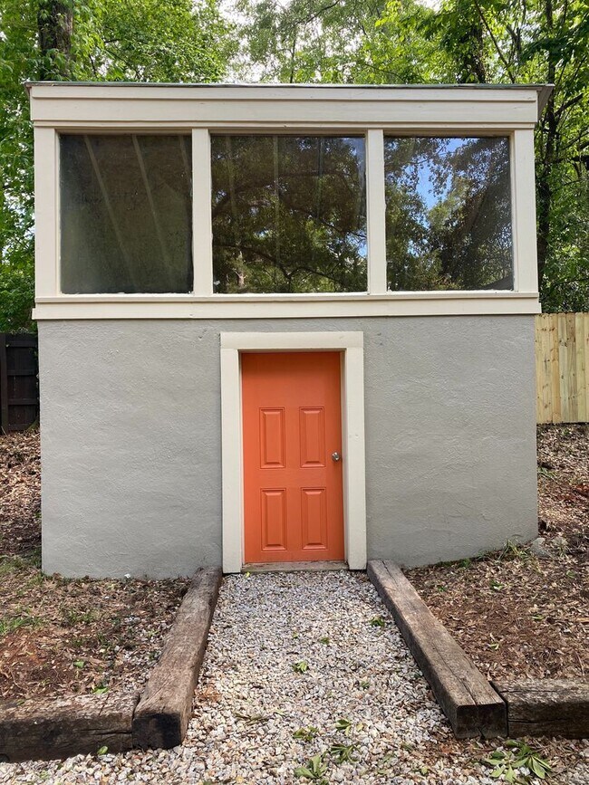 Building Photo - 115 W Drake Ave