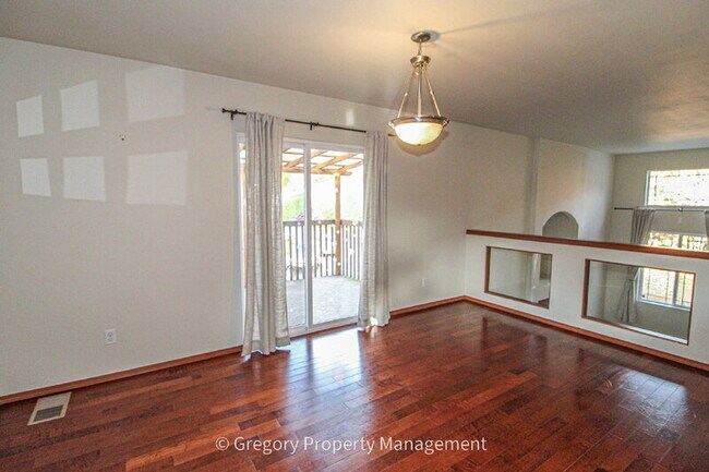 Building Photo - 14622 4th Ave W