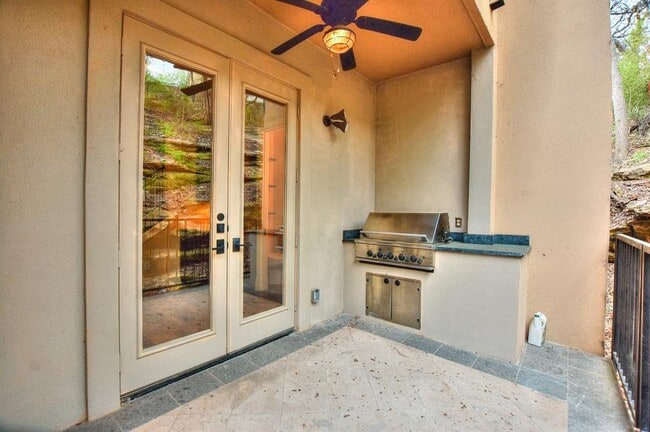 Building Photo - 1529 Barton Springs Rd