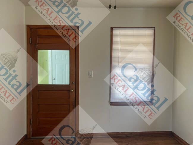 Building Photo - Take the Key!!!