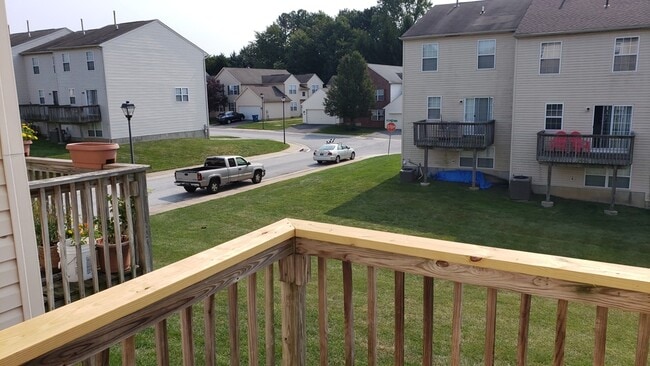 Building Photo - 14 Bridle Path