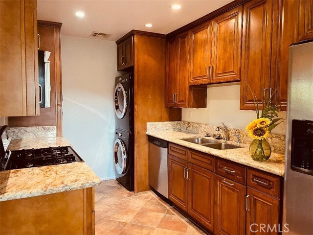 Building Photo - 945 S Orange Grove Blvd