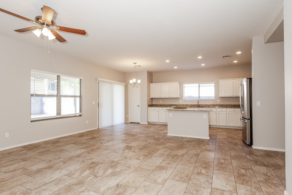 Building Photo - 3134 W Cavedale Dr