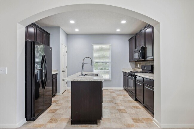 Building Photo - 7885 Waggoner Trace Dr